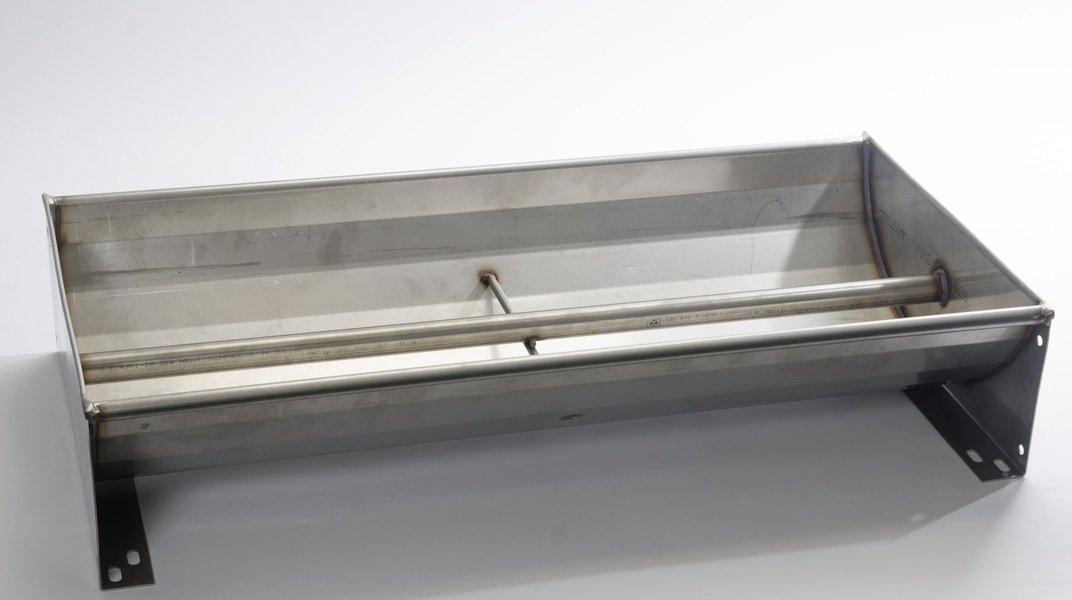 Double-row pig trough demonstration model Stainless steel pig trough with a fenced edge and a special stainless steel tube